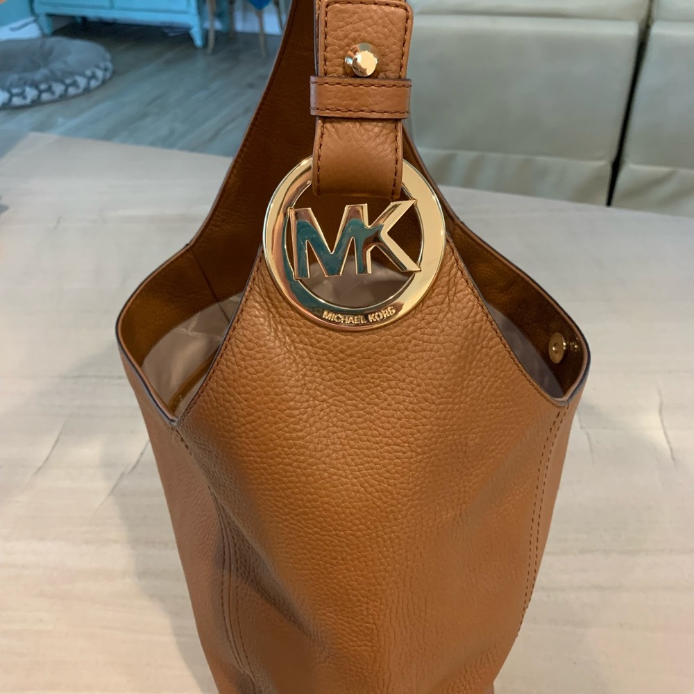 Michael Kors Fulton Lg Hobo purse. NWT.